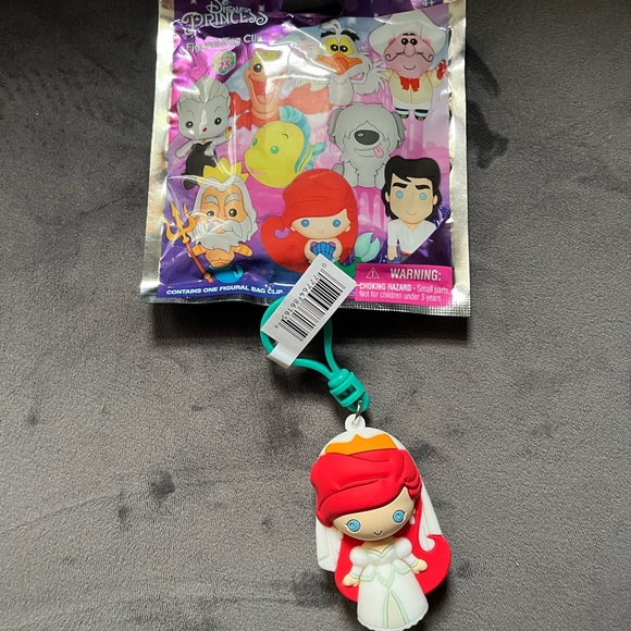 Ariel Exclusive Keychain - Picture 2 of 4